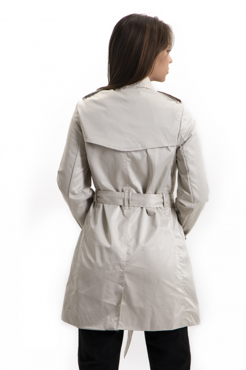 Дамски шлифер в цвят визон от промазана материя с катарами на раменете