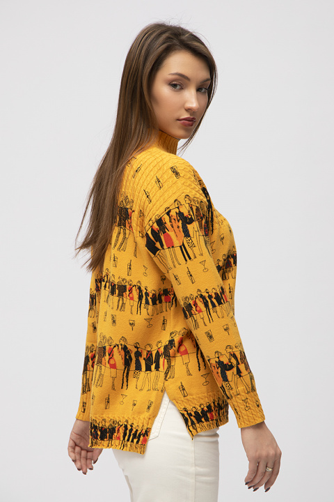Дамски плетен пуловер в жълто с принт човешки фигури