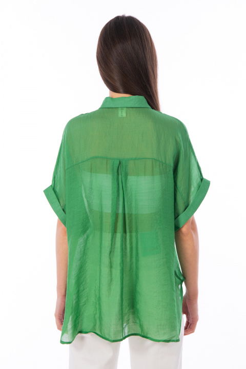 Дамска риза от фина материя в зелено с издължен гръб