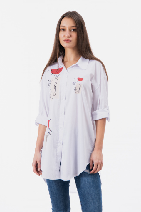 Дамска издължена риза от памук в бяло с принт абстрактни лица