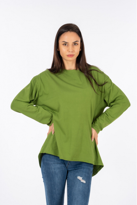 Дамска изчистена блуза в зелено с издължен гръб