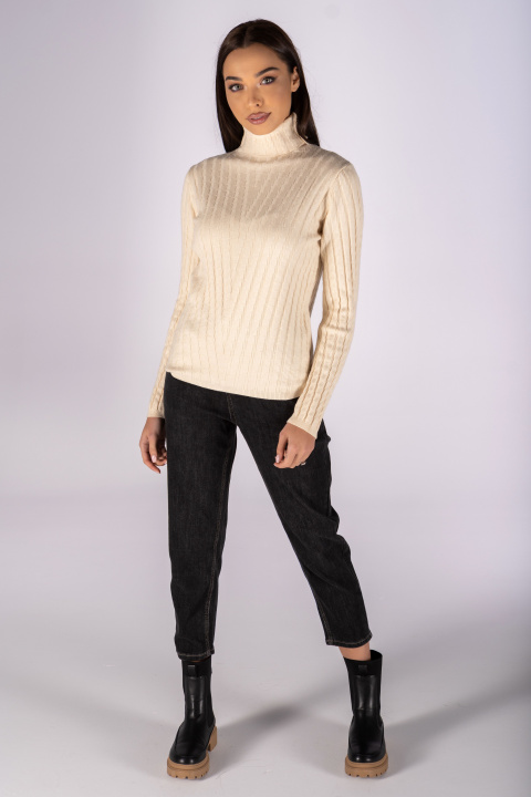 Дамски пуловер с поло яка от фино плетиво в цвят екрю