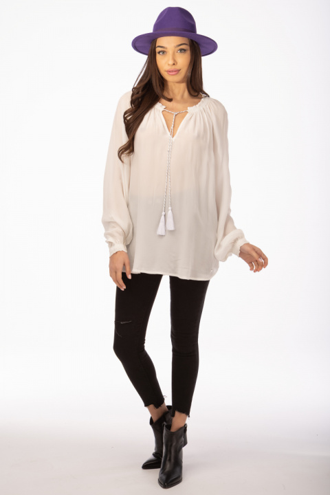 Дамска блуза тип туника в бяло от вискоза с връзка на врата