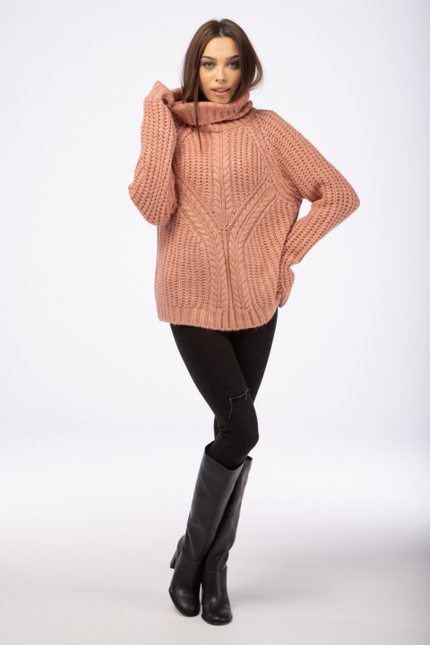 Дамски пуловер в цвят сьомга с поло яка с плетка от двойни плитки