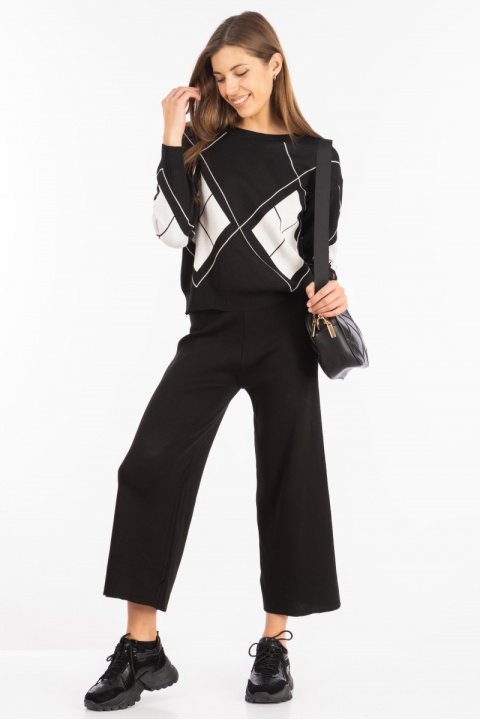 Дамски комплект от фино плетиво в черно с блуза и панталон