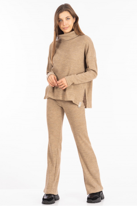 Дамски комплект от фино рипсено плетиво в цвят визон с блуза и панталон