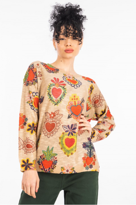 Дамски пуловер от фино плетиво с принт цветя и сърца