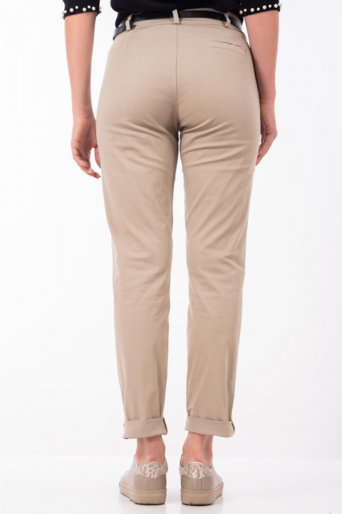 Дамски панталон от памук в бежово с италиански джоб и кожен колан