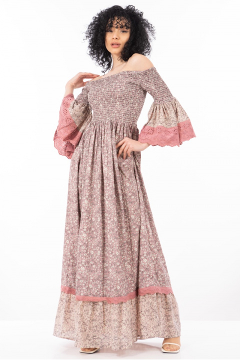 Дълга индийска рокля в розово с етно принт