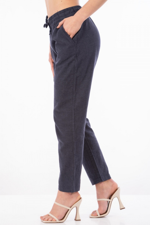 Дамски панталон от памук в тъмносиньо с връзка и ластик в талията