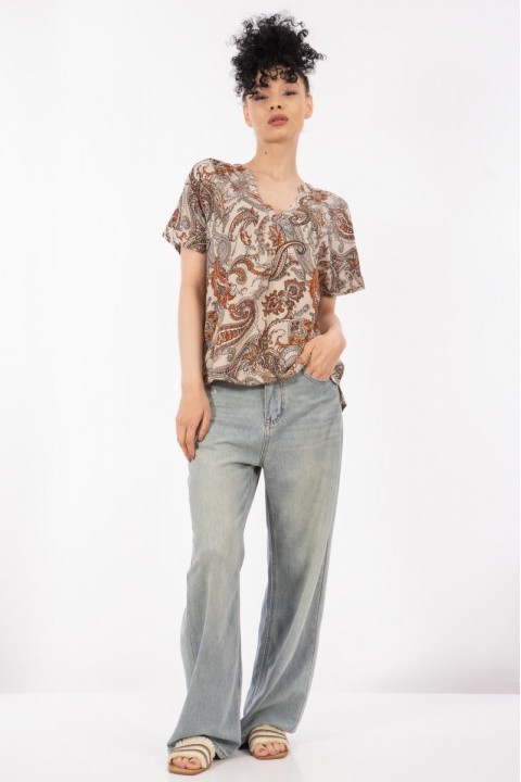 Дамска блуза в бежово с оранжев индийски принт