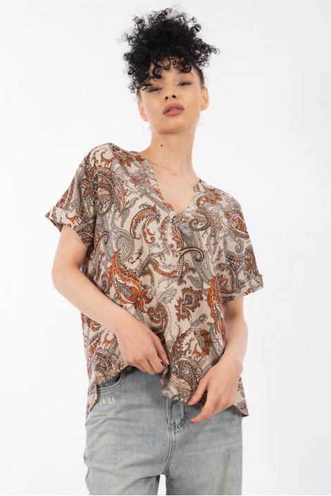 Дамска блуза в бежово с оранжев индийски принт