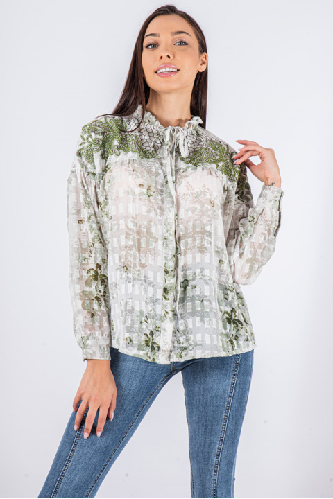 Дамска блуза от шифон в зелено с бродерия и мъниста