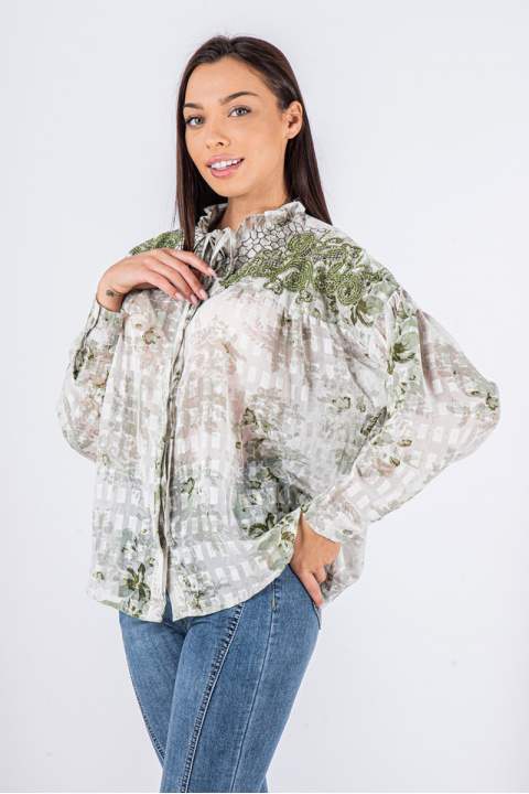 Дамска блуза от шифон в зелено с бродерия и мъниста