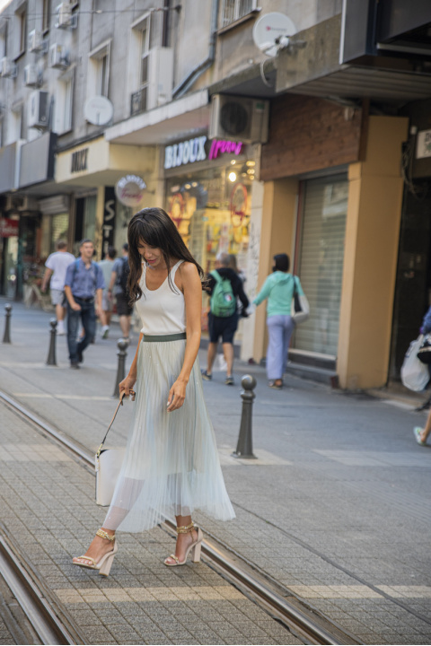 Пола солей от тюл в синьо-зелено с омбре ефект с блестящи частици