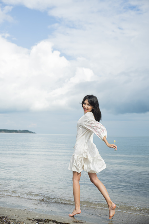 МАКСИ рокля от индийски памук в цвят екрю с ефектен 7/8 ръкав с бродерия