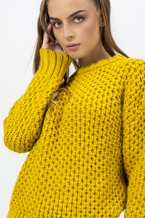 Дамски пуловер от релефно плетиво