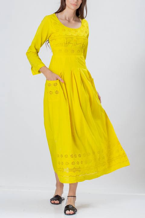 Индийска рокля от памук в богата бродерия в жълто