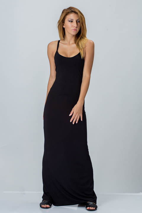 Дълга рокля от трико в черно