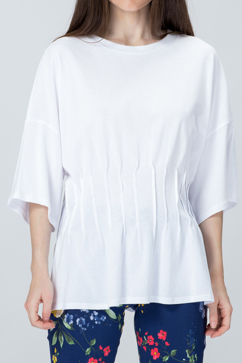 Свободна блуза от еластично трико в бяло