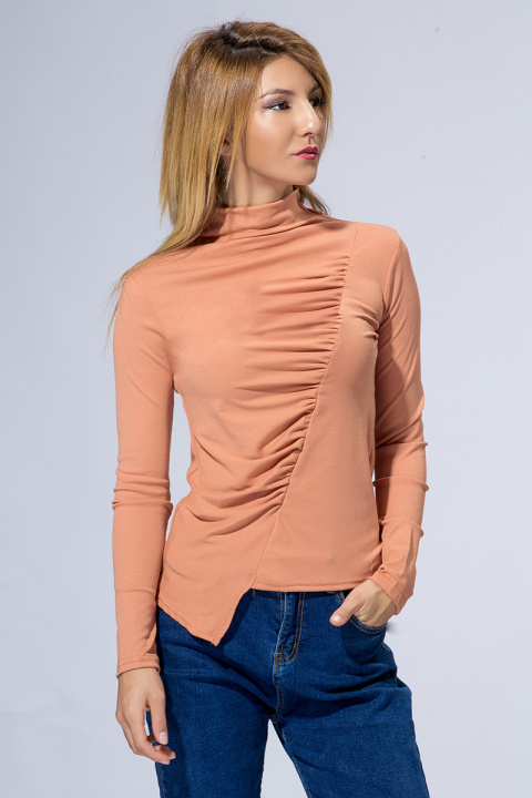 Блуза в оранжево с асиметричен набор