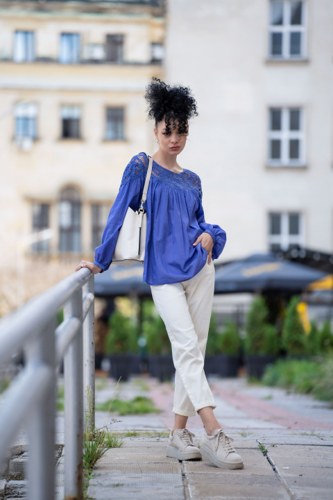 Дамска блуза от памук в лилаво с плетена дантела по деколтето