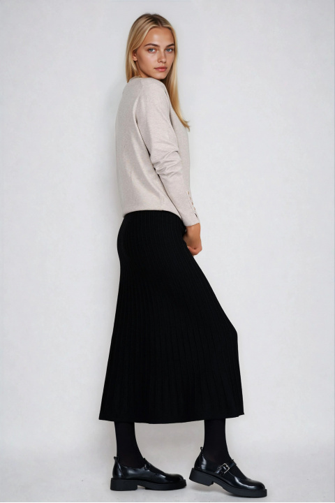 Черна пола от еластично фино плетиво с релефна текстура