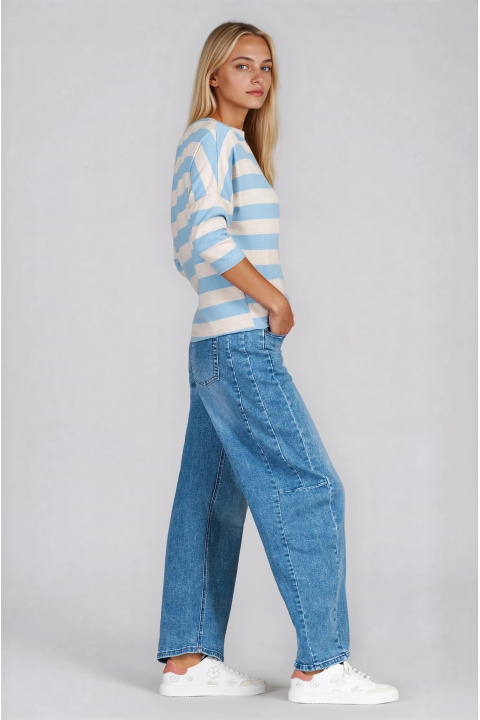 Дамска блуза от фино и меко плетиво с раиран принт в синьо и бежово