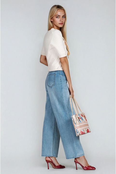 Дамска блуза от фино плетиво в бежово с остро деколте и къс ръкав