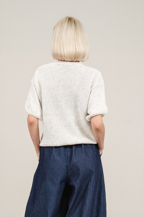 Дамска блуза от плетиво в бежово със сребрист ефект и обло деколте