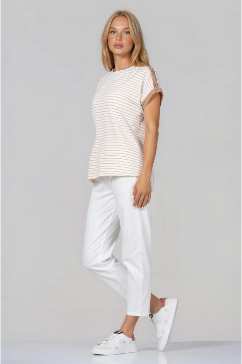 Дамска блуза от вискоза с бежово райе и декоративни копчета на рамото