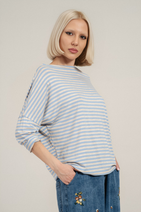 Дамска блуза от вискоза в синьо с бежово райе и свободна кройка