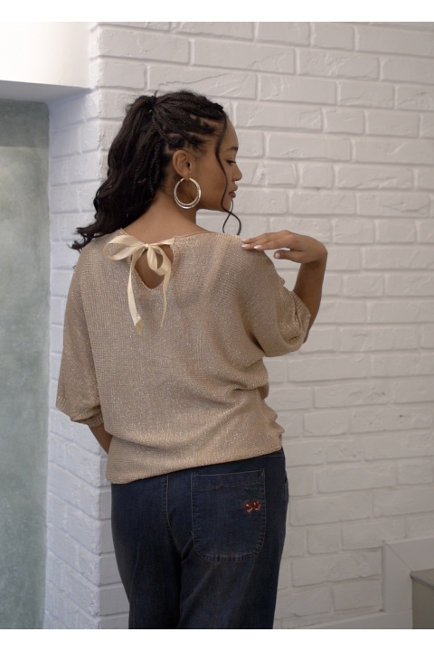 Дамска блуза в бежово с нишка ламе и сатенена връзка на гърба