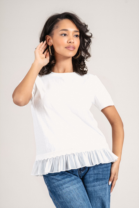 Дамска блуза в бяло с дантела в края