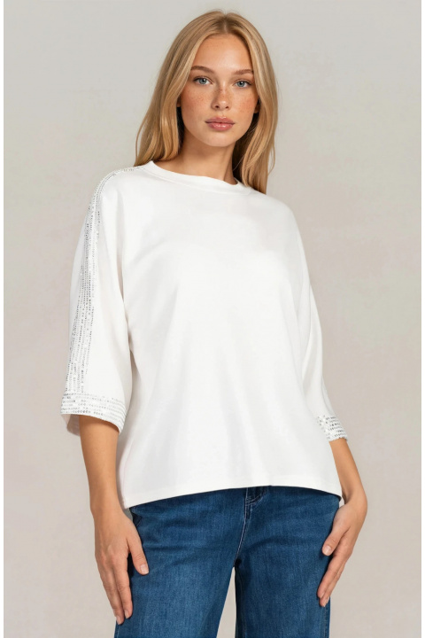 Дамска блуза в бяло с декоративни пайети и свободена кройка