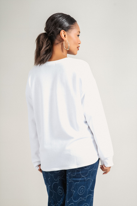 Дамска блуза в бяло с щампа жена и дете на горска пътека