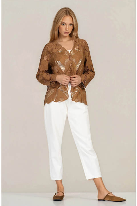 Дамска блуза в кафяво с рязана бродерия и копчета