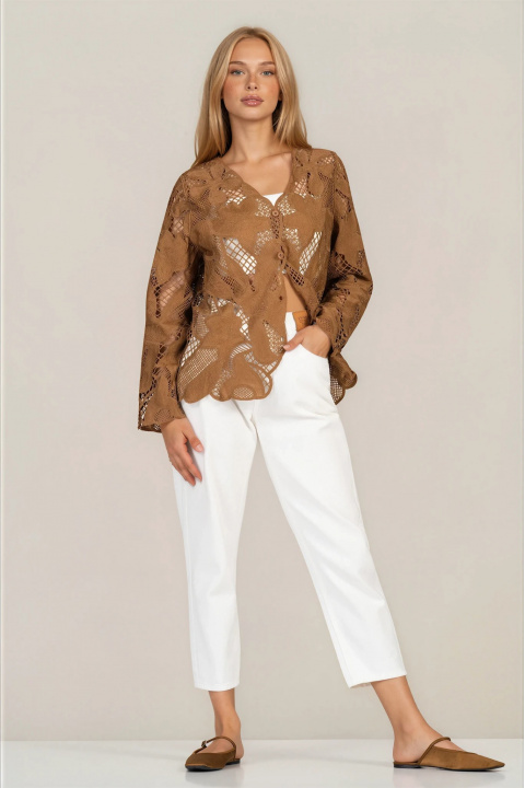 Дамска блуза в кафяво с рязана бродерия и копчета