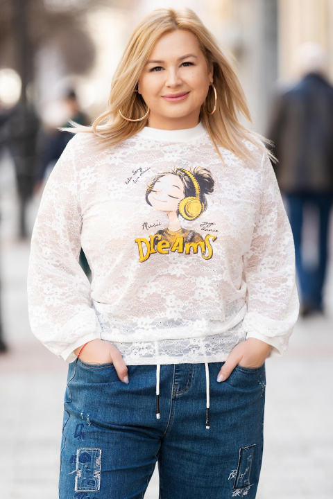 МАКСИ бяла блуза от дантелена мрежа с щампа момиче и надпис