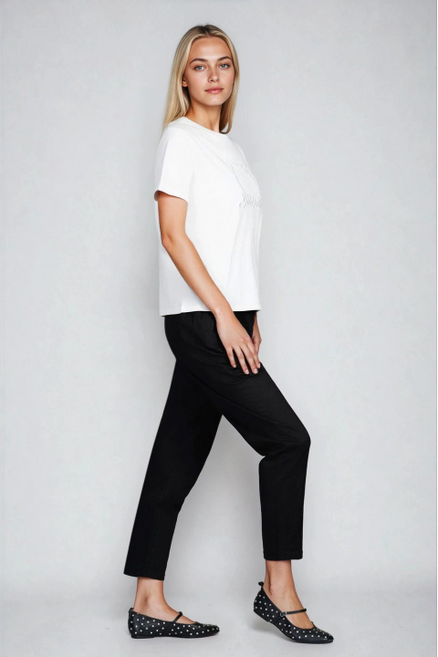 Дамска бяла тениска от памук с бродирано коте и надпис