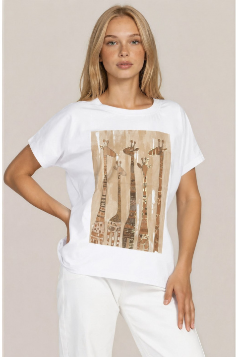 Дамска бяла тениска от памук с щампа в бежово с кафяви жирафи