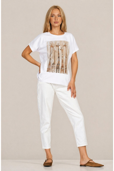 Дамска бяла тениска от памук с щампа в бежово с кафяви жирафи