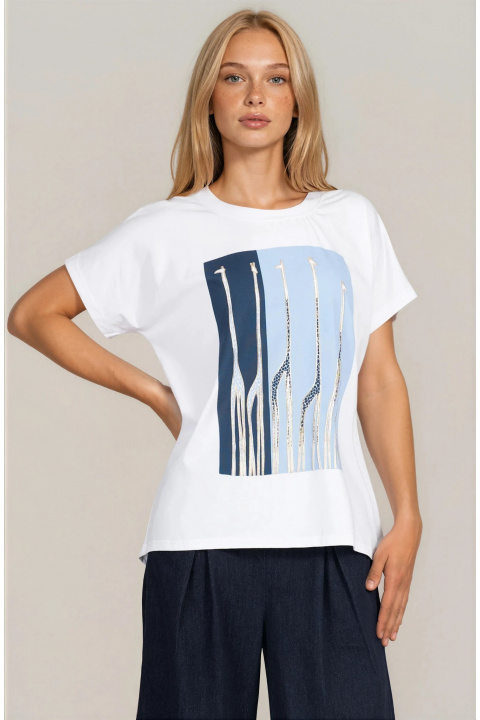 Дамска бяла тениска от памук с щампа в синьо със златисти жирафи