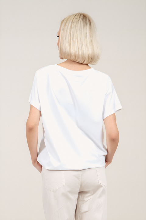 Дамска бяла тениска от памук с щампа в зелено със златисти жирафи