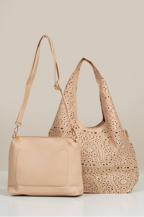 Дамска чанта 2в1 от перфорирана еко кожа в бежово