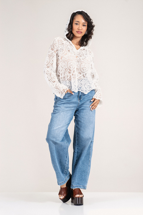 Дамска дантелена къса блуза в бяло