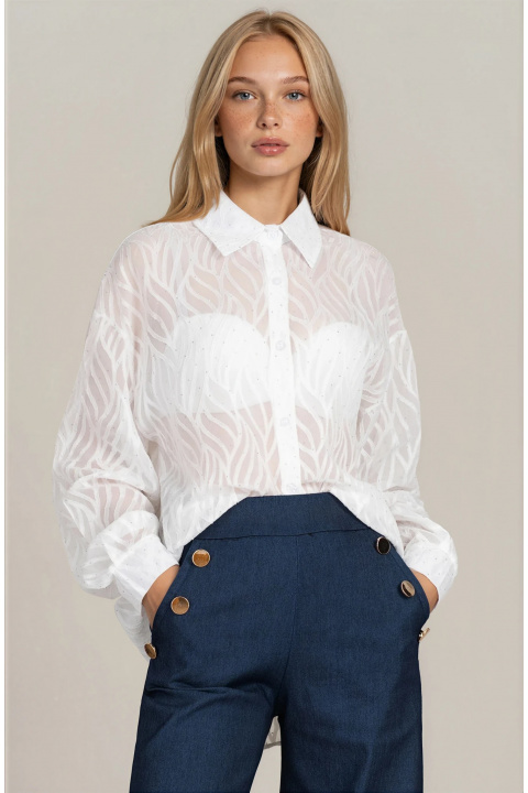 Дамска ефирна бяла риза с релефни шарки и ситни камъни