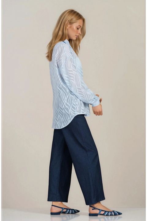 Дамска ефирна синя риза с релефни шарки и ситни камъни