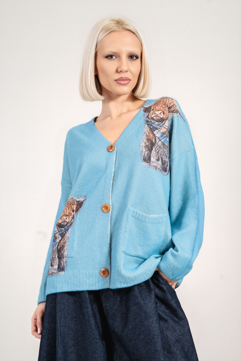 Дамска жилетка от меко плетиво в синьо с животински принт