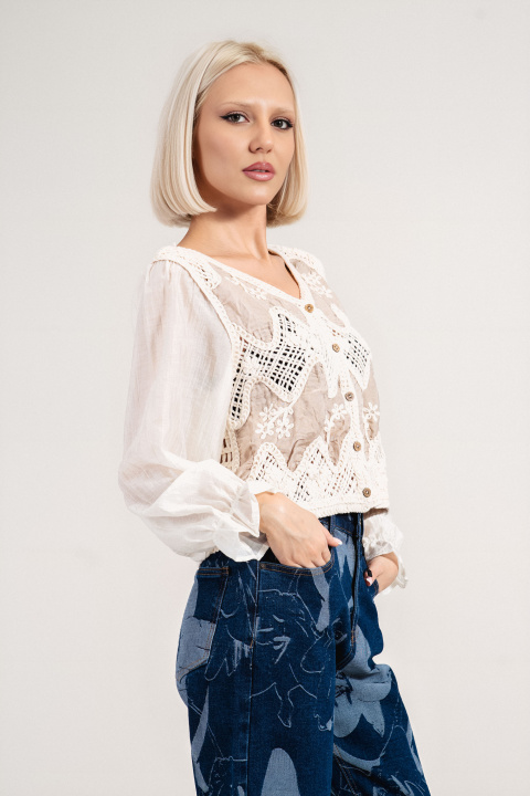 Дамска жилетка от памук в светлобежово с ефектна бродерия